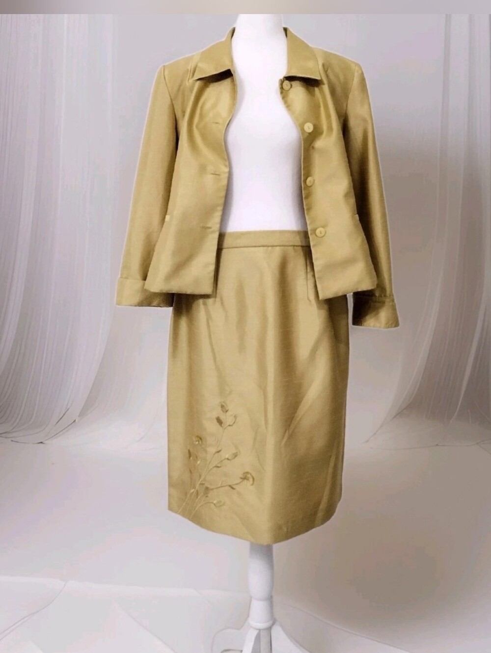 Jessica Howard Sz 10 Tailored Golden/Yellow Two-Piece Skirt & Blazer Set